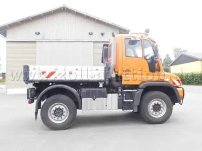 1 Mercedes Benz Unimog U423 – kavel bij Zoll-Auktion, Steinheim