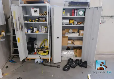 Set van metalen kasten met inhoud – kavel bij Clicpublic