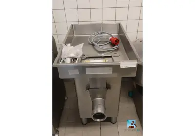 Professionele vleesmolen – kavel bij Clicpublic