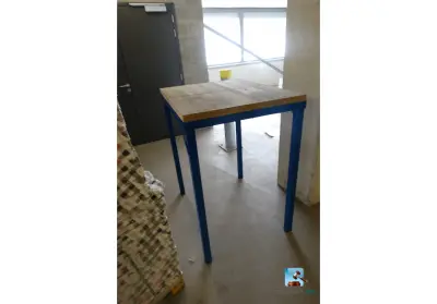 Hoge tafel – kavel bij Clicpublic, Bruxelles