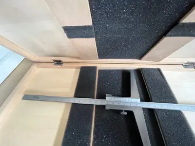 LOT B161 - Jauge de profondeur de précision en coffret en bois – kavel bij Auctionline, Leglise