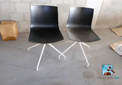 Set van design stoelen – kavel bij Clicpublic, Bruxelles