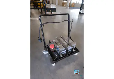 Set accu’s op een trolley – kavel bij Clicpublic