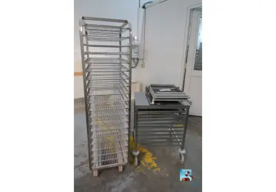 Set roestvrijstalen trolleys – kavel bij Clicpublic