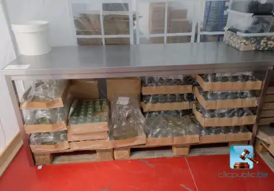 Roestvrijstalen tafel – kavel bij Clicpublic
