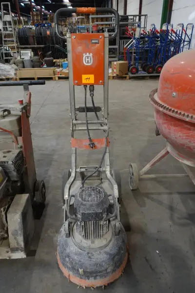 Elektrische vloerschuur-polijstmachine Husqvarna – kavel bij Openbare Verkopen, Wielsbeke