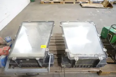 2x Grote verstraler – kavel bij Openbare Verkopen, Wielsbeke