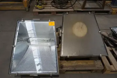 2x Grote verstraler – kavel bij Openbare Verkopen, Wielsbeke