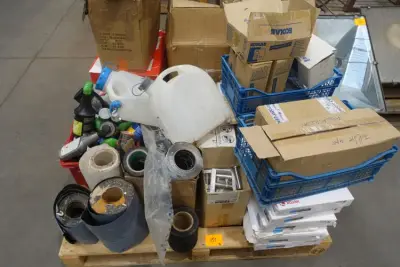 Pallet diversen – kavel bij Openbare Verkopen, Wielsbeke