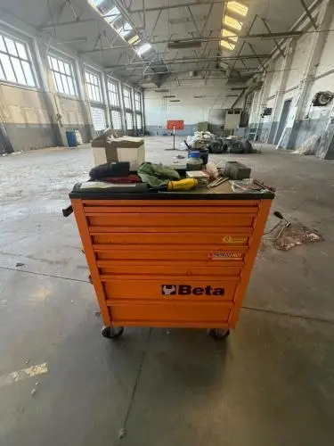Inboedel garage – kavel bij Openbare Verkopen, Ronse