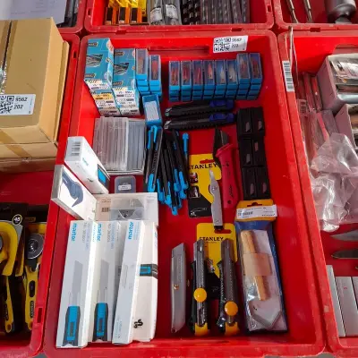 Ca. 72x verpakking Navulling diverse messen – kavel bij Onlineveilingmeester, Winsum