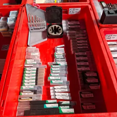 Assortiment frezen, ruimers en boren Phantom – kavel bij Onlineveilingmeester, Winsum