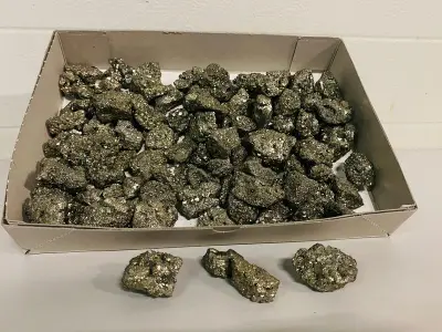 Ca. 100x Pyriet clusters – kavel bij Onlineveilingmeester, Gramsbergen
