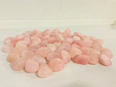 Rozenkwarts trommelstenen, 2,6 kilo – kavel bij Onlineveilingmeester, Gramsbergen