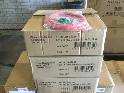 Ca. 30x Gasdrukregelaarset, 150 cm slang en 2 klemmen Gimeg, 5602225 – kavel bij Onlineveilingmeester, Zutphen