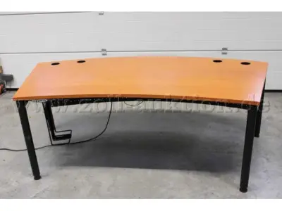 1 elektrisch höhenverstellbarer Schreibtisch von VS, gebraucht – kavel bij Zoll-Auktion, Berlin