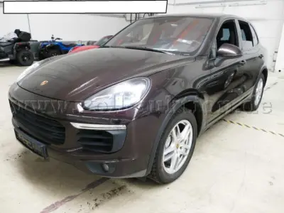 1 Porsche Cayenne S Tiptronic – kavel bij Zoll-Auktion, Berlin