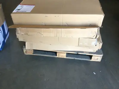 Pallet met 5 wc's frames met zwarte duwplaat Allibert – kavel bij Onlineveilingmeester, Zutphen