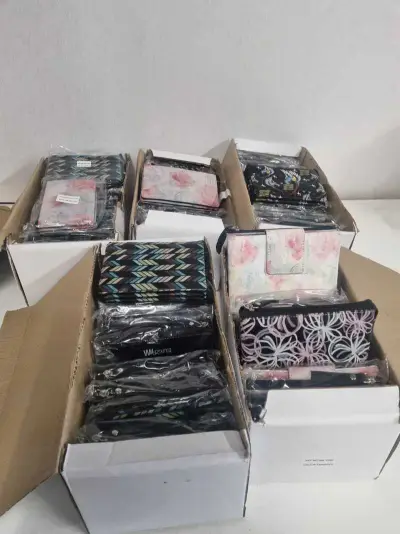 Ca. 80x Geprinte lederen portemonnees, div. kleuren – kavel bij Onlineveilingmeester, Zutphen