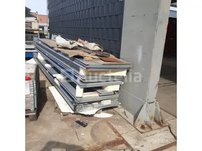 Industriële poort – kavel bij Auctelia, Mons