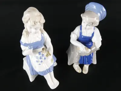 Set van 2 Vintage DDR Porseleinen Beeldjes – (Wagner & Apel / Lippelsdorf) – kavel bij De Kringwinkel, Heverlee