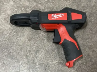 Milwaukee stroomtangmeter 12V body C12 CME – kavel bij XL Auctions