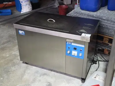 Verrijdbaar ultrasoon toestel HBM 120L300W – kavel bij Auctim, Kontich