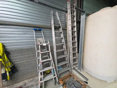 (5x) Diverse alu ladders Waku, Altrex en andere – kavel bij Auctim, Kontich