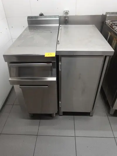 2x Rvs bijzettafel – kavel bij Openbare Verkopen, Kortrijk