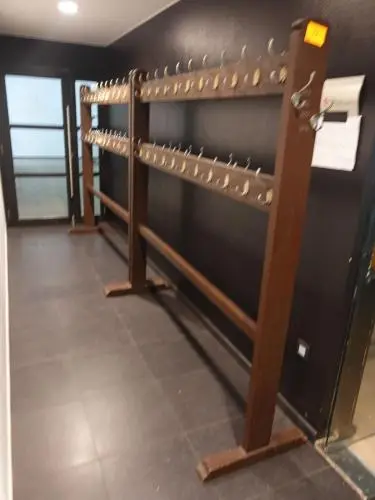 4x Kapstok – kavel bij Openbare Verkopen, Kortrijk