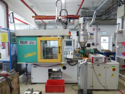Spritzgießmaschine – kavel bij Lueders & Partner, Lüdenscheid