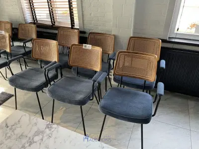 6 horecastoelen – kavel bij VH Auctions