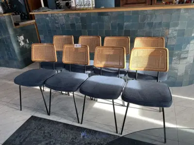 8 horecastoelen – kavel bij VH Auctions