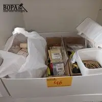 Stoffen en naaigerei – kavel bij BOPA Auctions, Wervik