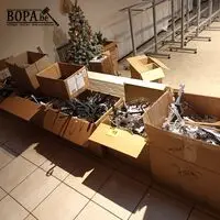Groot lot kleerhangers. 10 dozen – kavel bij BOPA Auctions, Wervik