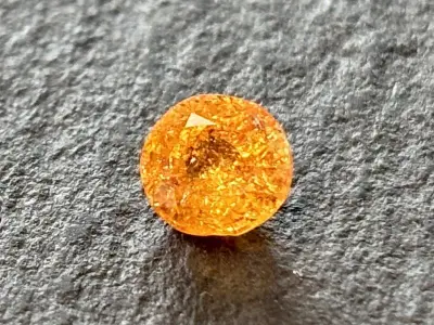 Spessartien - 0.97 carat natuurlijke spessartien – kavel bij Onlineveilingmeester