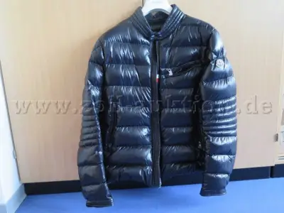 1 Moncler Herren Jacke – kavel bij Zoll-Auktion, Koblenz