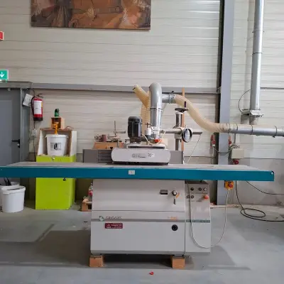 Freesbank met rollen aanvoer en divers toebehoren Griggio, T220 en GV/4, bouwjaar 2003 – kavel bij Onlineveilingmeester, Almere