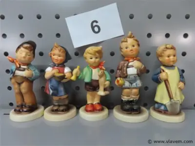 Beeldjes 5 stuks – kavel bij Vlavem