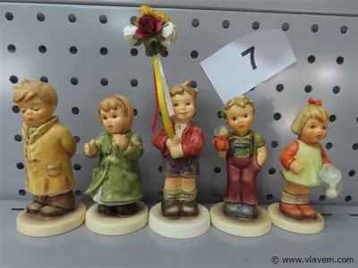 Beeldjes 5 stuks – kavel bij Vlavem