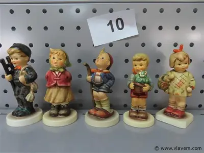 Beeldjes 5 stuks – kavel bij Vlavem