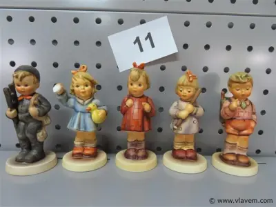 Beeldjes 5 stuks – kavel bij Vlavem
