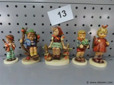 Beeldjes 5 stuks – kavel bij Vlavem