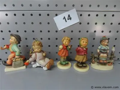 Beeldjes 5 stuks – kavel bij Vlavem