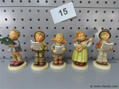 Beeldjes 5 stuks – kavel bij Vlavem