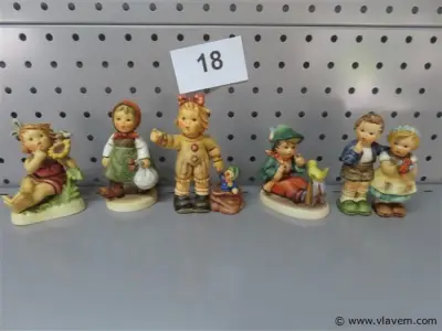Beeldjes 5 stuks – kavel bij Vlavem
