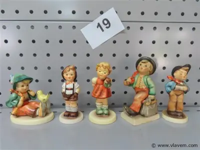 Beeldjes 5 stuks – kavel bij Vlavem