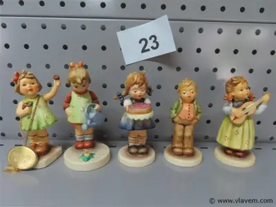 Beeldjes 5 stuks – kavel bij Vlavem