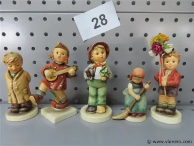 Beeldjes 5 stuks – kavel bij Vlavem
