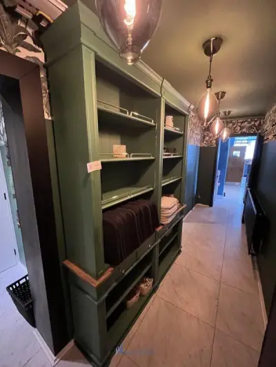 Formica wandkast / rekstelling – kavel bij VH Auctions
